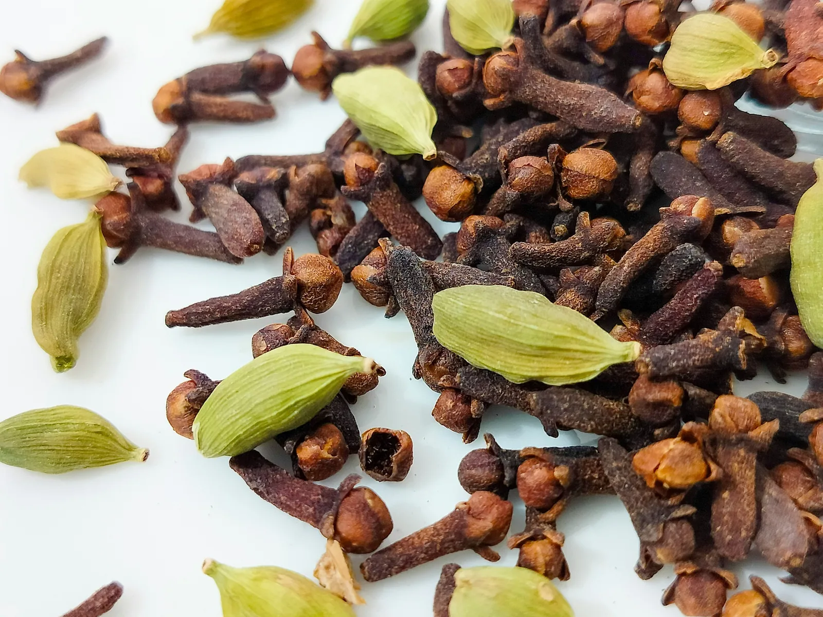 Cloves and cardamom